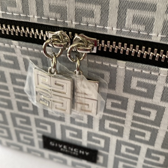 Givenchy Gray Logo Cosmetic Pouch with Handle - Picture 3 of 9
